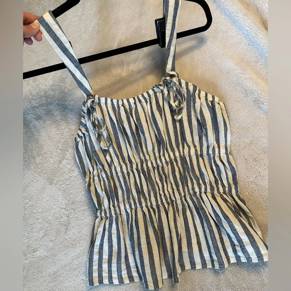 NWT Universal Thread Cream Striped Peplum Tank Top, Size: L - Picture 2 of 3